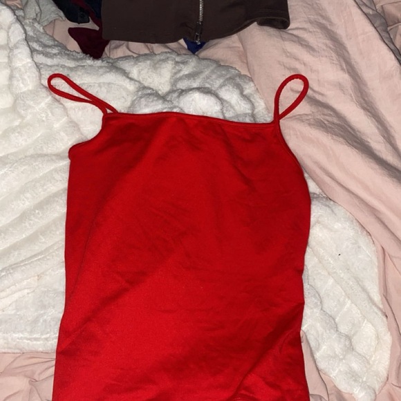 Simple Red Tank - Picture 1 of 1